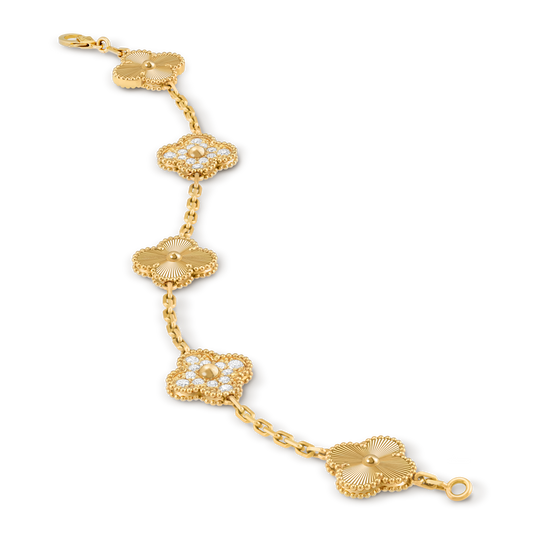 Luxury Gold Floral Bracelet for Women – Elegant Clover Chain Bracelet
